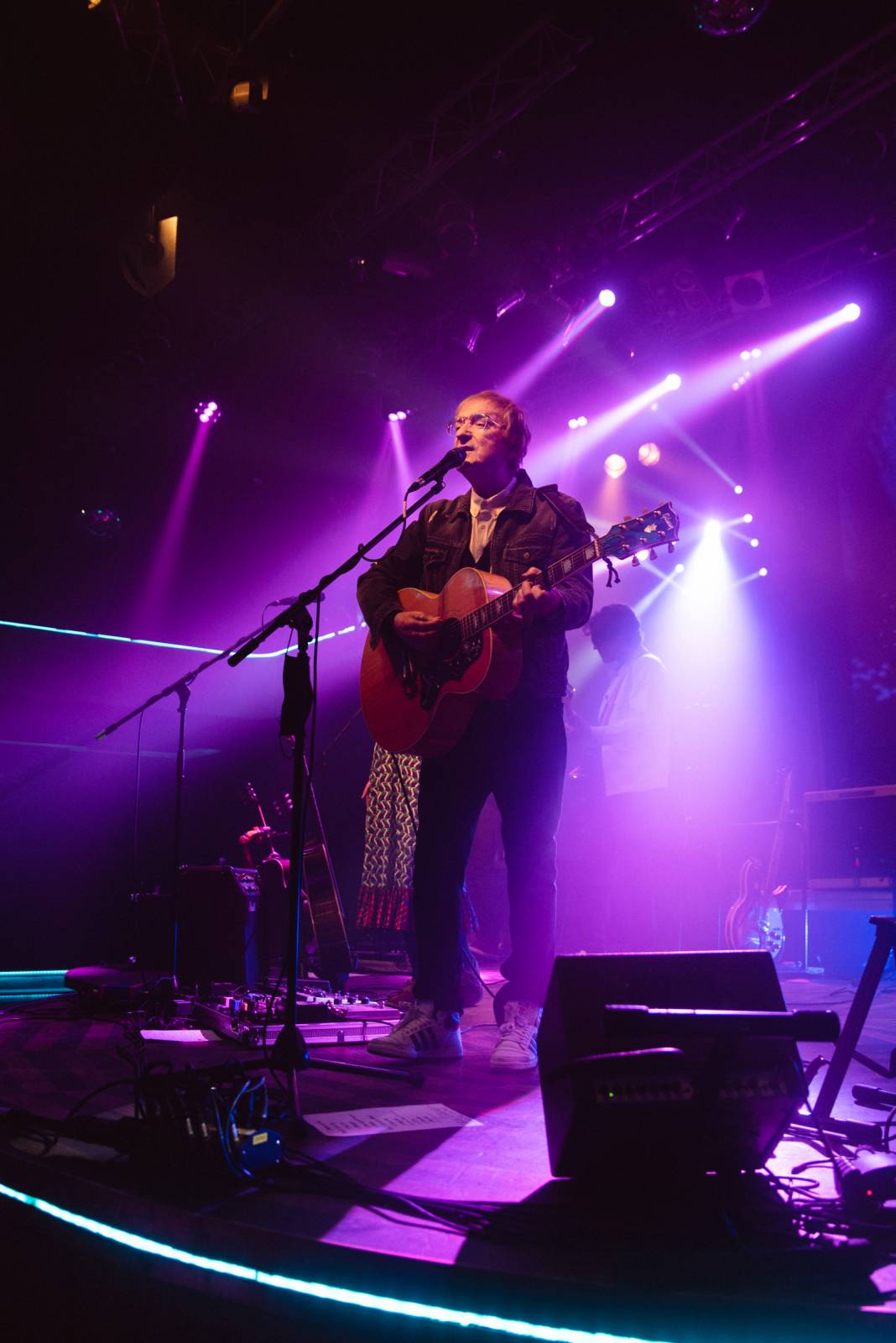 Miro Žbirka zazpíval fanouškům do obýváků, koncert z Lucerna Music Baru mohli sledovat online