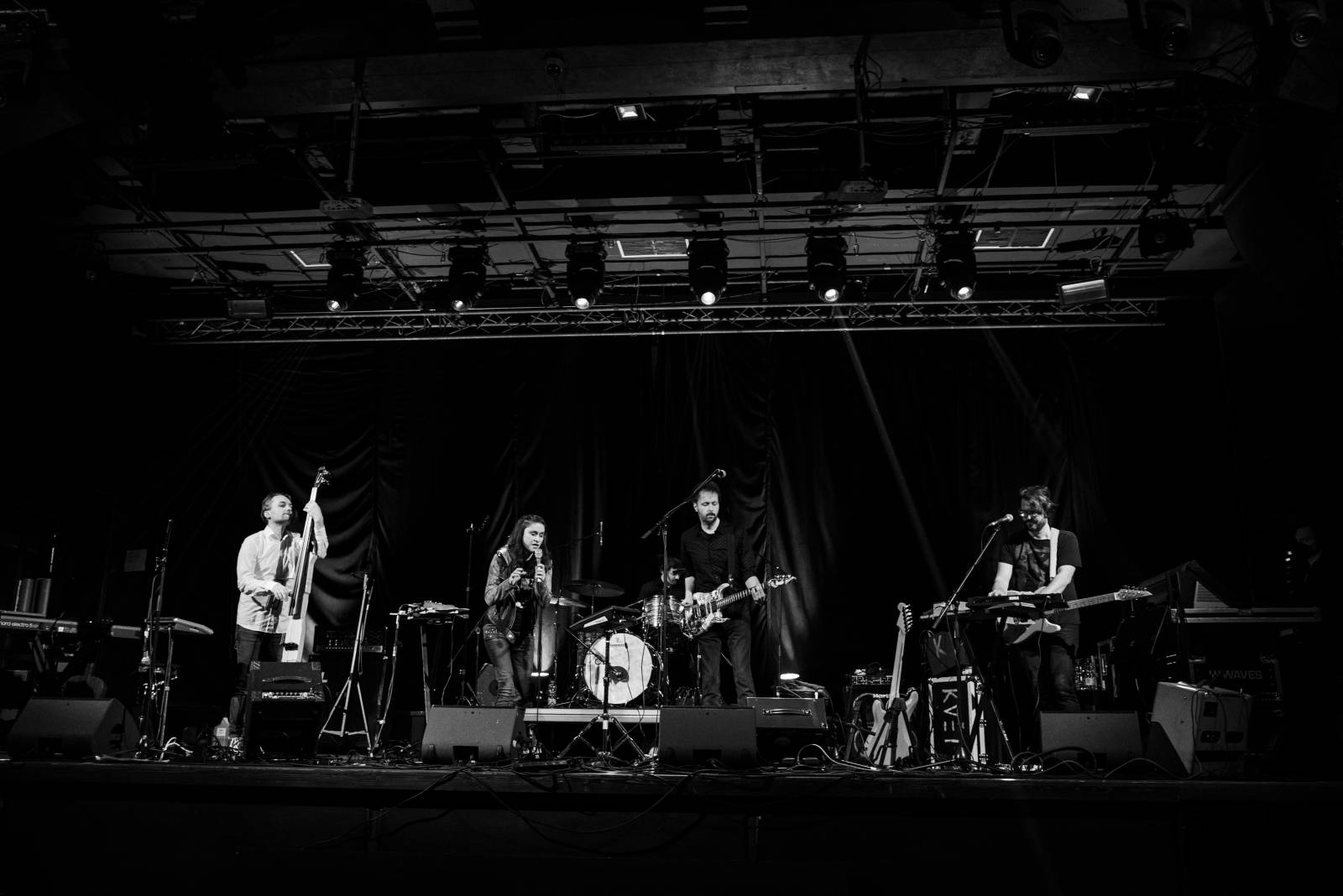 V Roxy se předávaly Ceny Apollo. České hudební kritiky si podmanilo album Amelie Siba