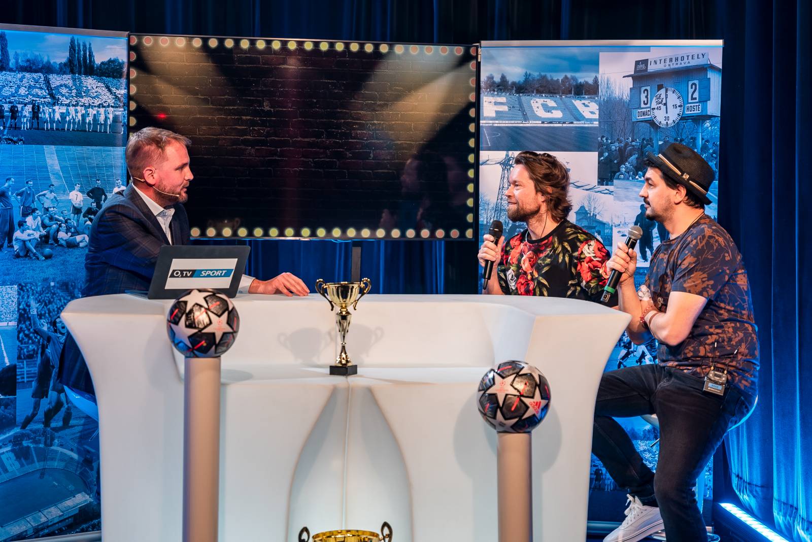 Bohatý program včetně studia Ligy mistrů. Streamovaný koncert Kryštof byl plnohodnotnou show