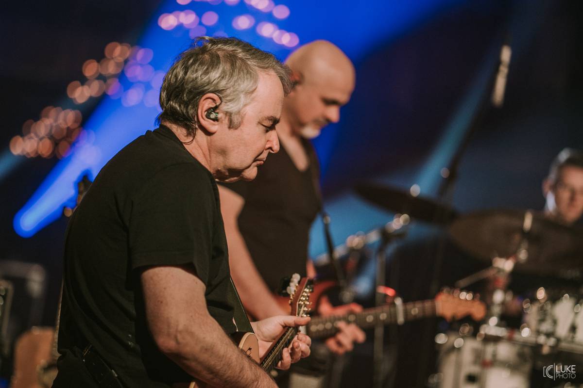 Mňága a Žďorp zahájila jarní turné a bylo to Spešl. Petr Fiala oslavil narozeniny, blahopřáli Tomáš Hanák, Petr Váša i Čechomor