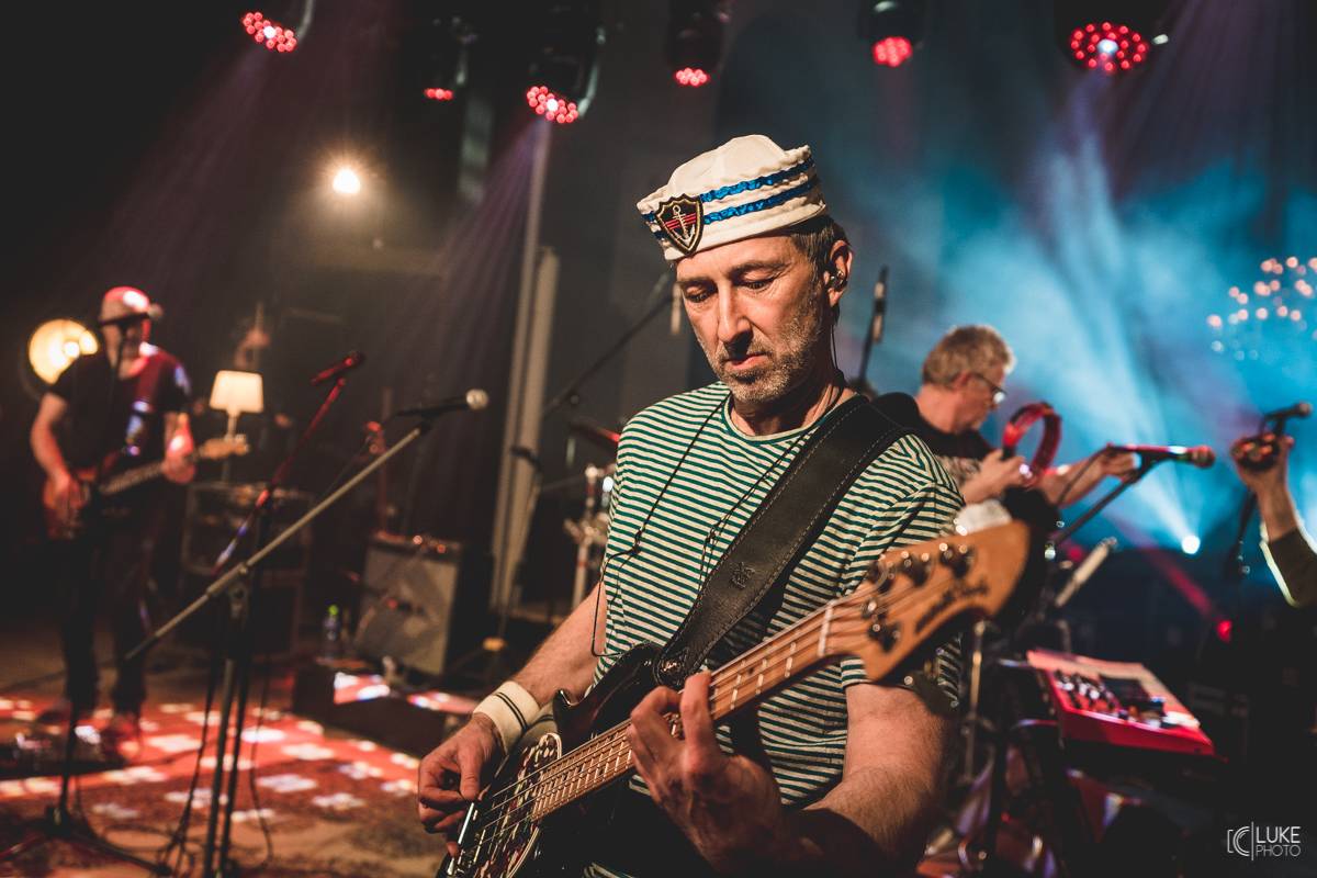 Mňága a Žďorp zahájila jarní turné a bylo to Spešl. Petr Fiala oslavil narozeniny, blahopřáli Tomáš Hanák, Petr Váša i Čechomor