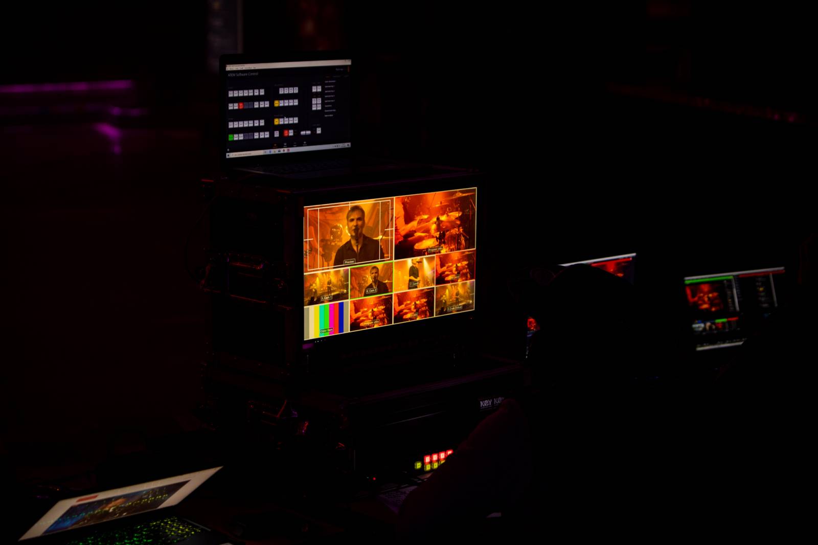 Mig 21 zahráli v Lucerna Music Baru, sledovali je fanoušci z celého světa