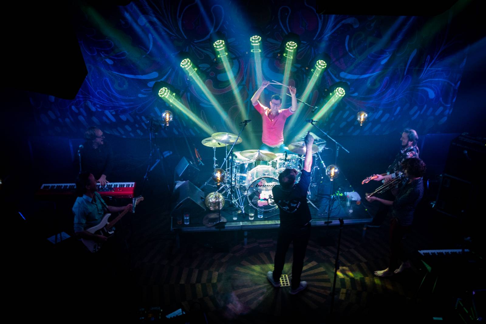 Mig 21 zahráli v Lucerna Music Baru, sledovali je fanoušci z celého světa