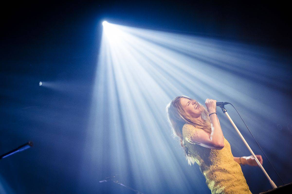 Gaia Mesiah vyhrávala z Paláce Akropolis, energie jako za normálních časů nechyběla