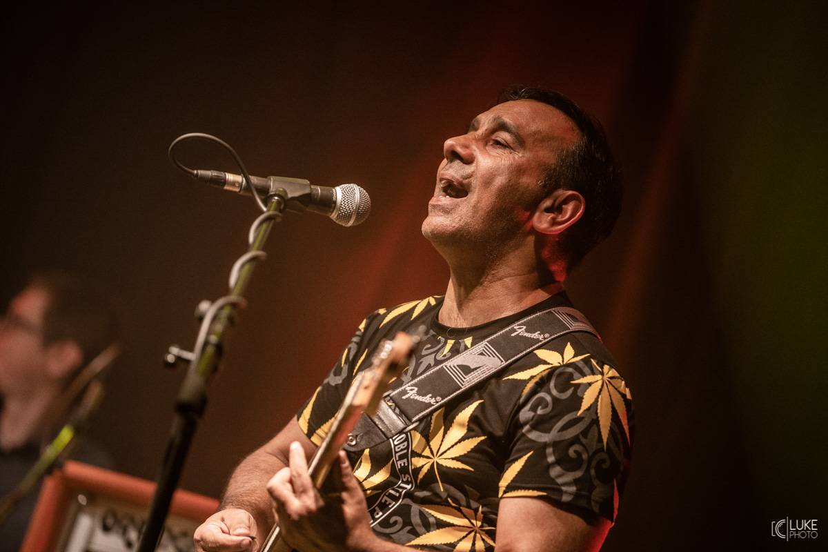 Terne Čhave zatopili v Litomyšli pod kotlem. Pověstní svojí energií na pódiu předvedli parádní koncert