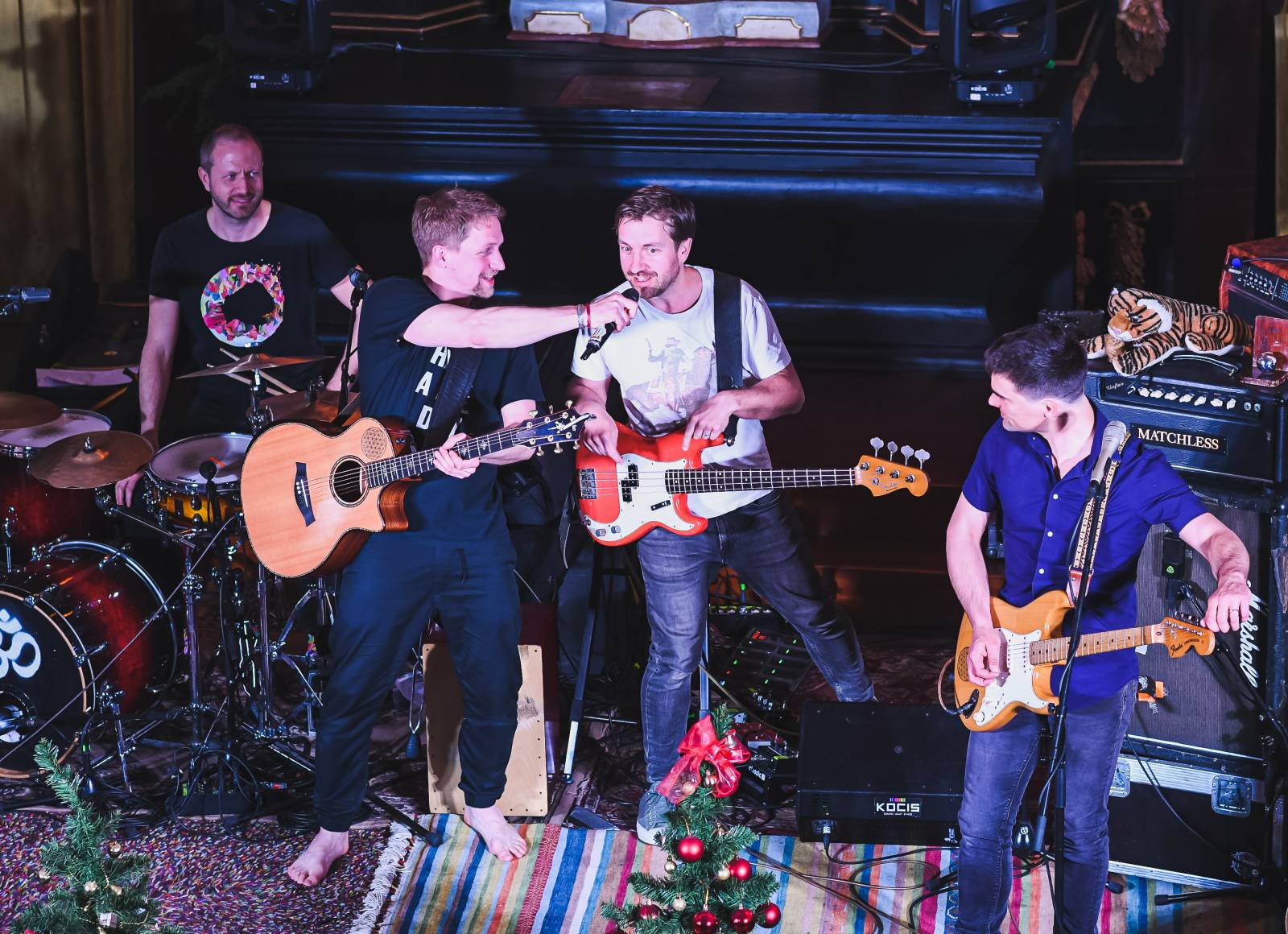 Tomáš Klus hrál v Táboře nové písně, jsou určeny Zemanovi a Babišovi