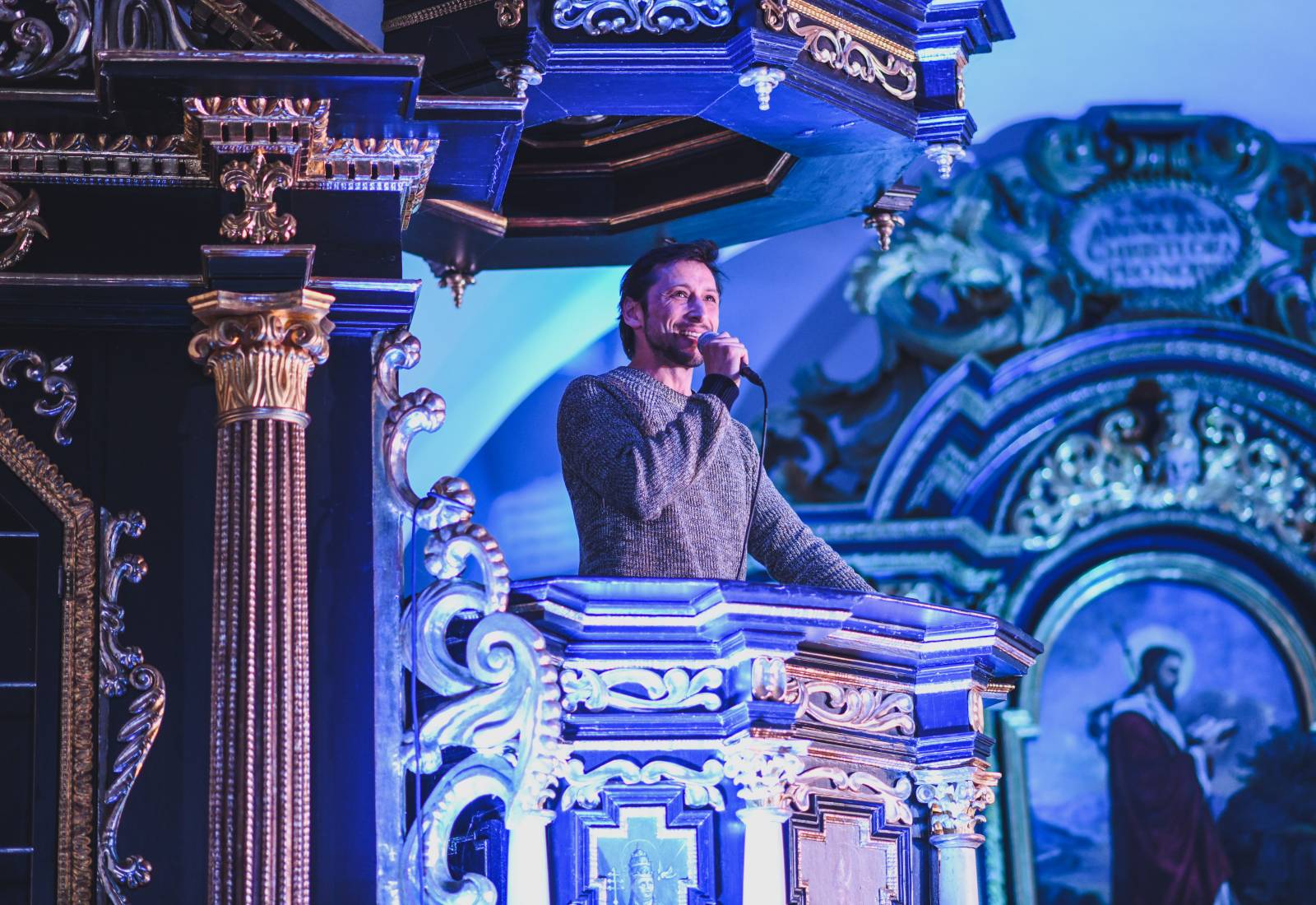 Tomáš Klus hrál v Táboře nové písně, jsou určeny Zemanovi a Babišovi