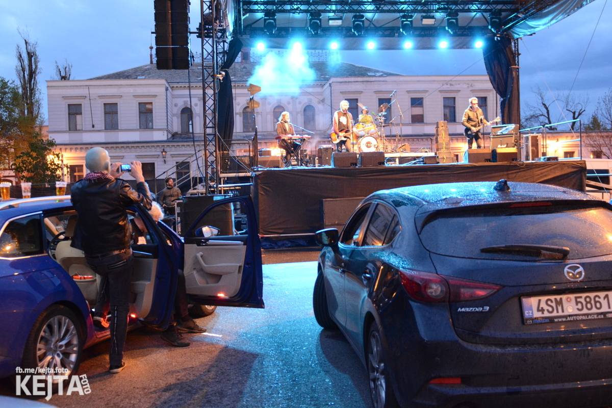 Znouzectnost opět rozproudila krev diváků na Artparkingu