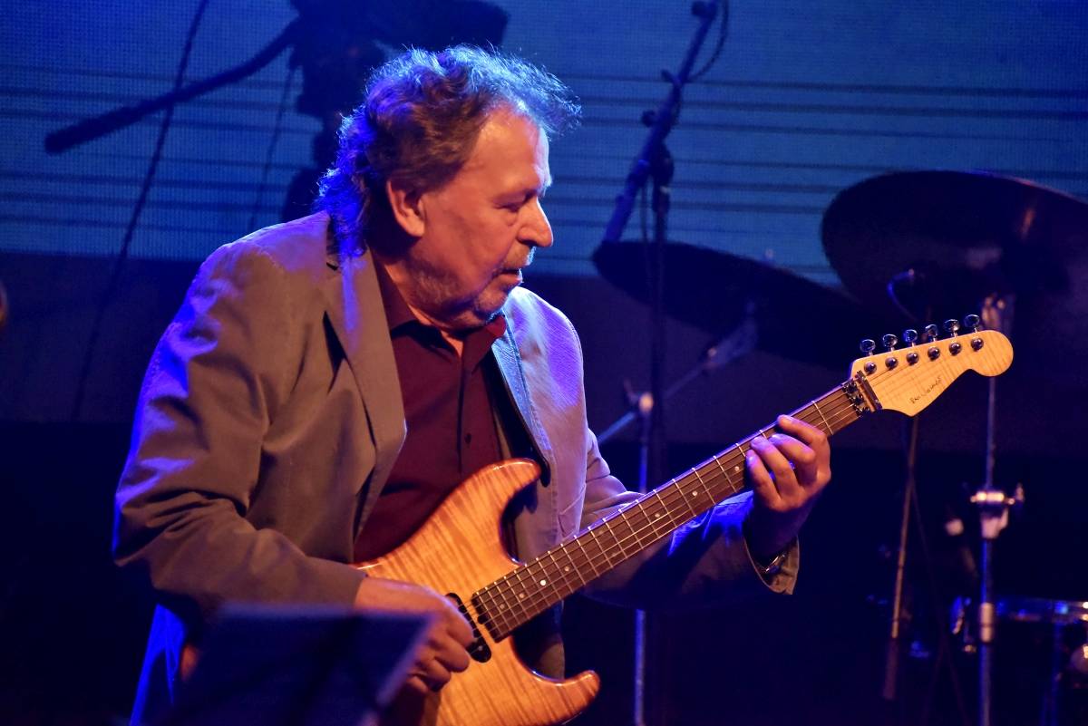 Bluefest objektivem Davida Webra. Festival sledovali fanoušci online