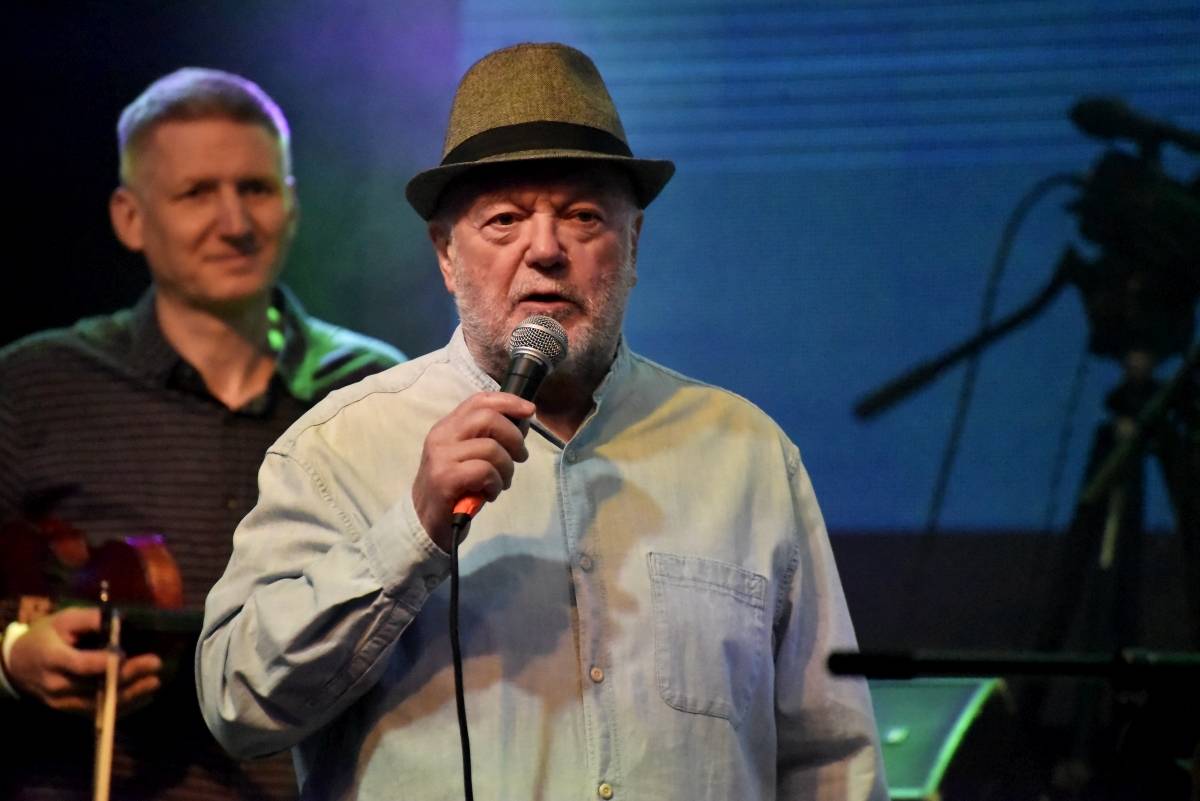 Bluefest objektivem Davida Webra. Festival sledovali fanoušci online