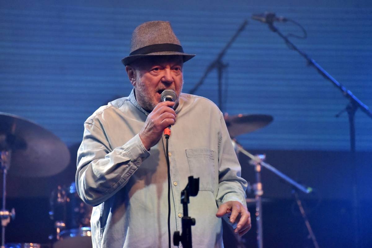 Bluefest objektivem Davida Webra. Festival sledovali fanoušci online