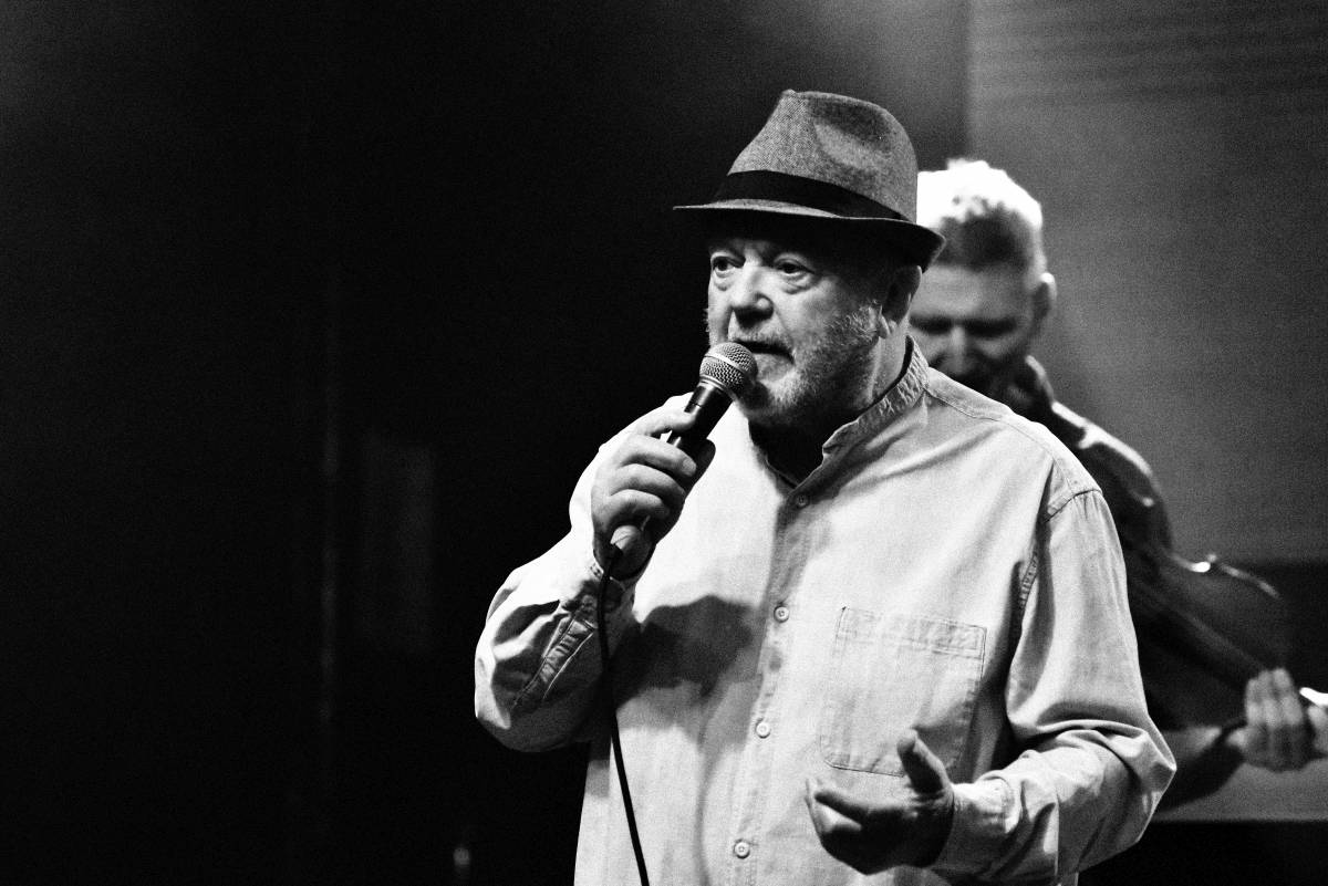 Bluefest objektivem Davida Webra. Festival sledovali fanoušci online