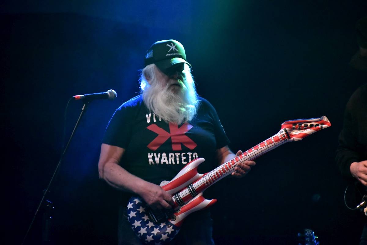 Bluefest objektivem Davida Webra. Festival sledovali fanoušci online