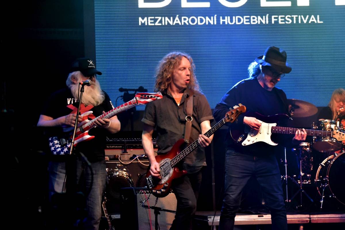 Bluefest objektivem Davida Webra. Festival sledovali fanoušci online