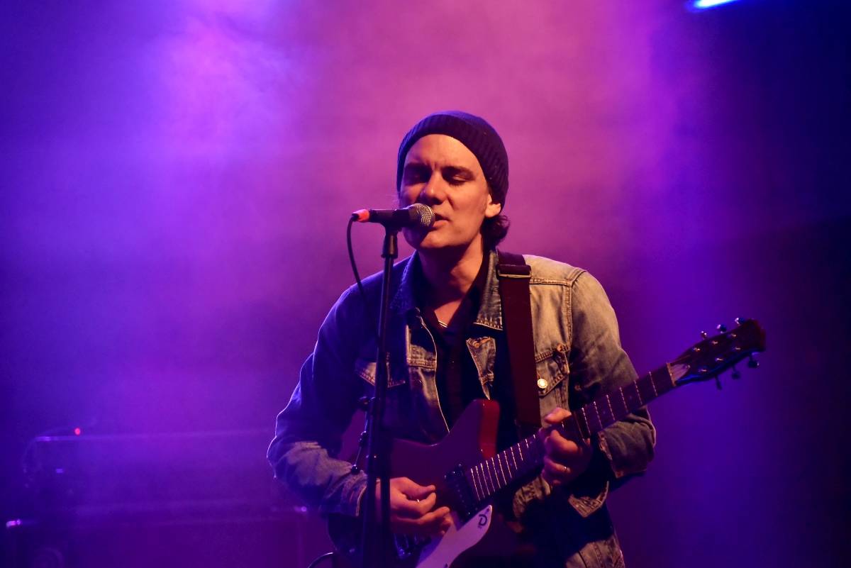 Bluefest objektivem Davida Webra. Festival sledovali fanoušci online