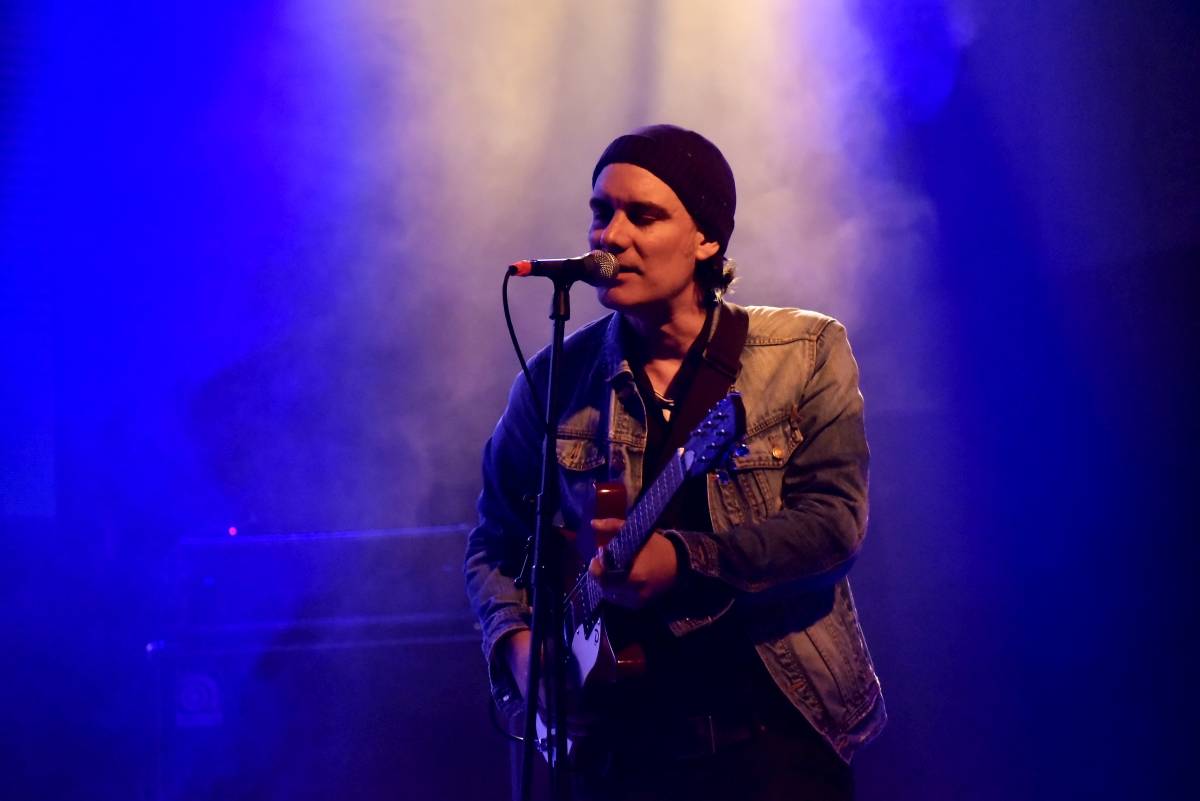 Bluefest objektivem Davida Webra. Festival sledovali fanoušci online