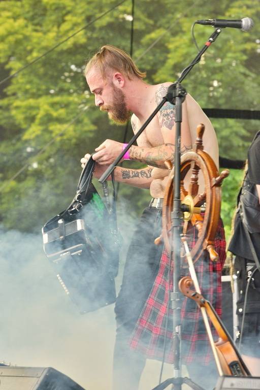 Tři sestry zamířili do Plzně, zazpíval i frontman Plexis