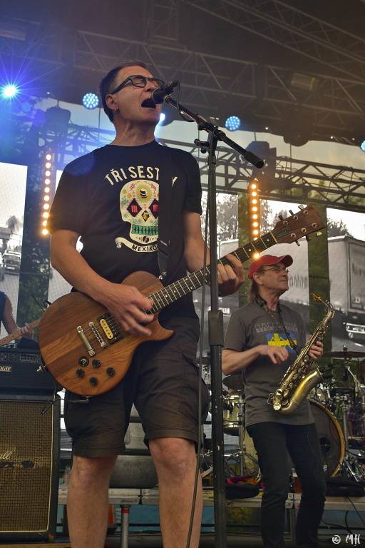 Tři sestry zamířili do Plzně, zazpíval i frontman Plexis