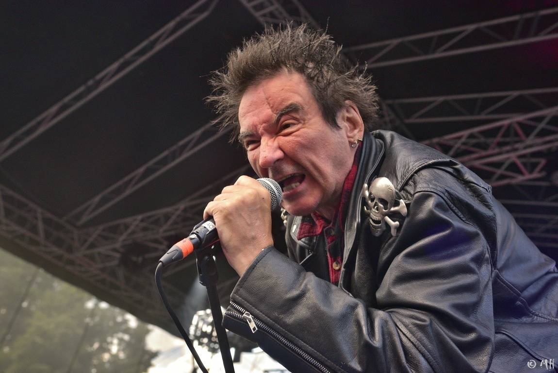 Tři sestry zamířili do Plzně, zazpíval i frontman Plexis