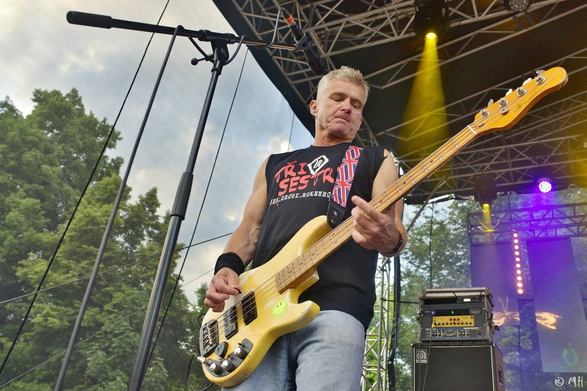 Tři sestry zamířili do Plzně, zazpíval i frontman Plexis