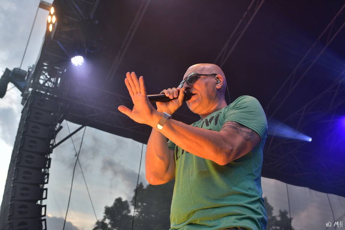 Tři sestry zamířili do Plzně, zazpíval i frontman Plexis