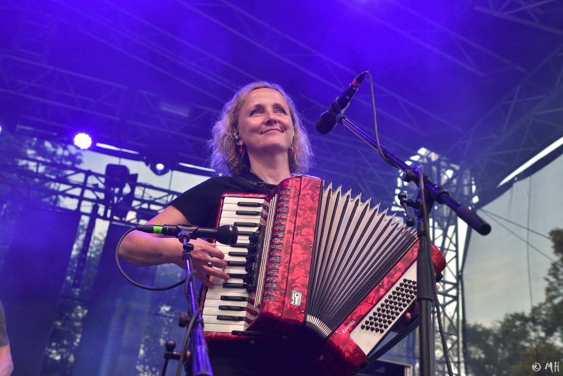 Tři sestry zamířili do Plzně, zazpíval i frontman Plexis