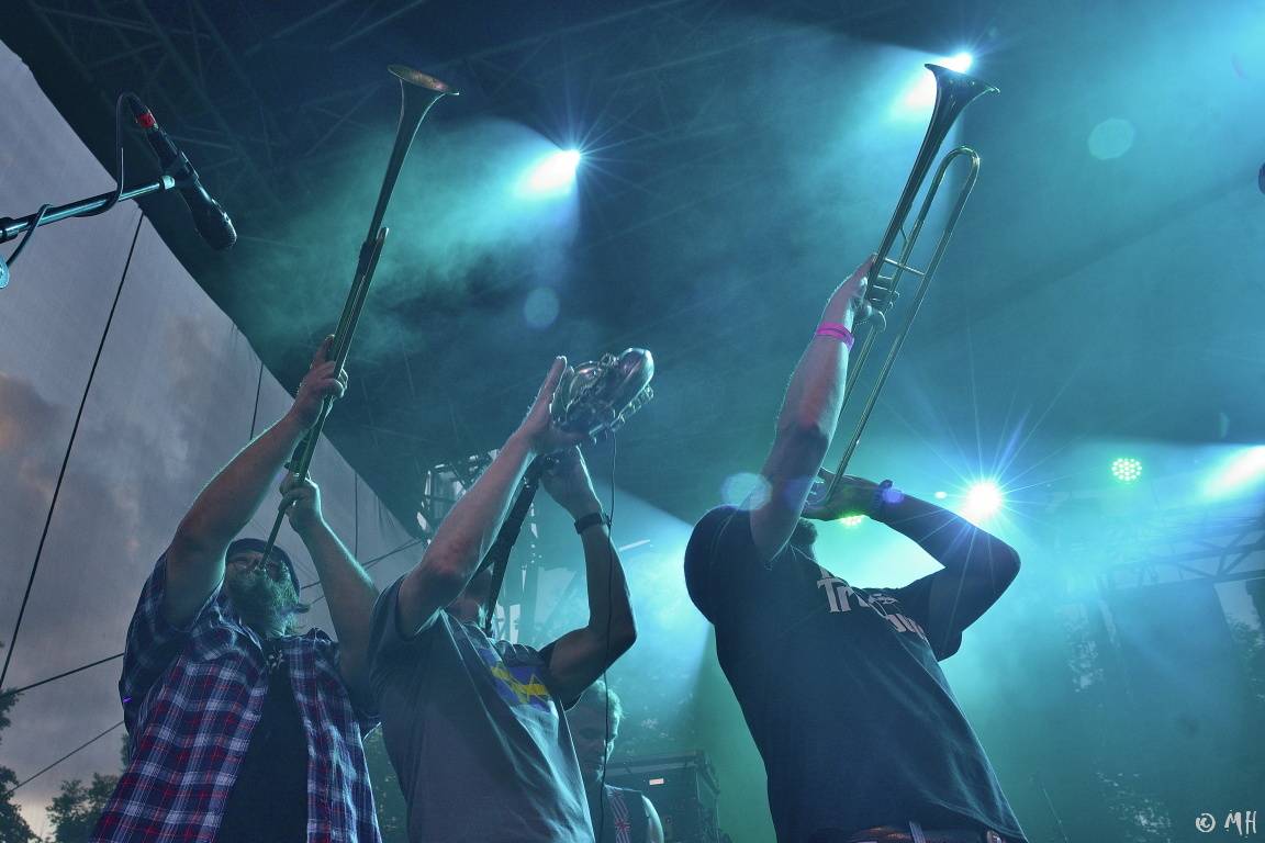 Tři sestry zamířili do Plzně, zazpíval i frontman Plexis