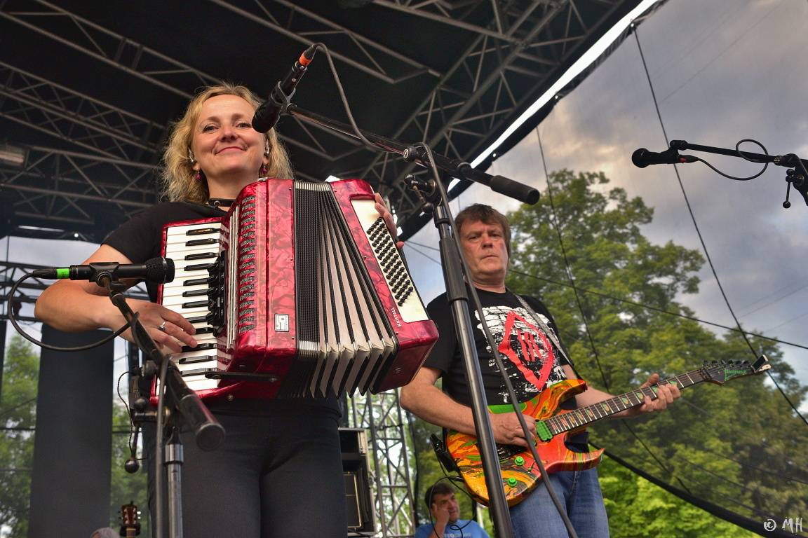 Tři sestry zamířili do Plzně, zazpíval i frontman Plexis