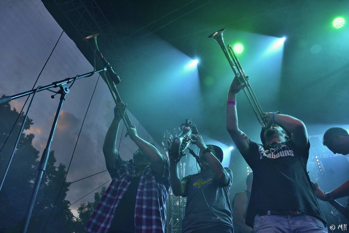 Tři sestry zamířili do Plzně, zazpíval i frontman Plexis