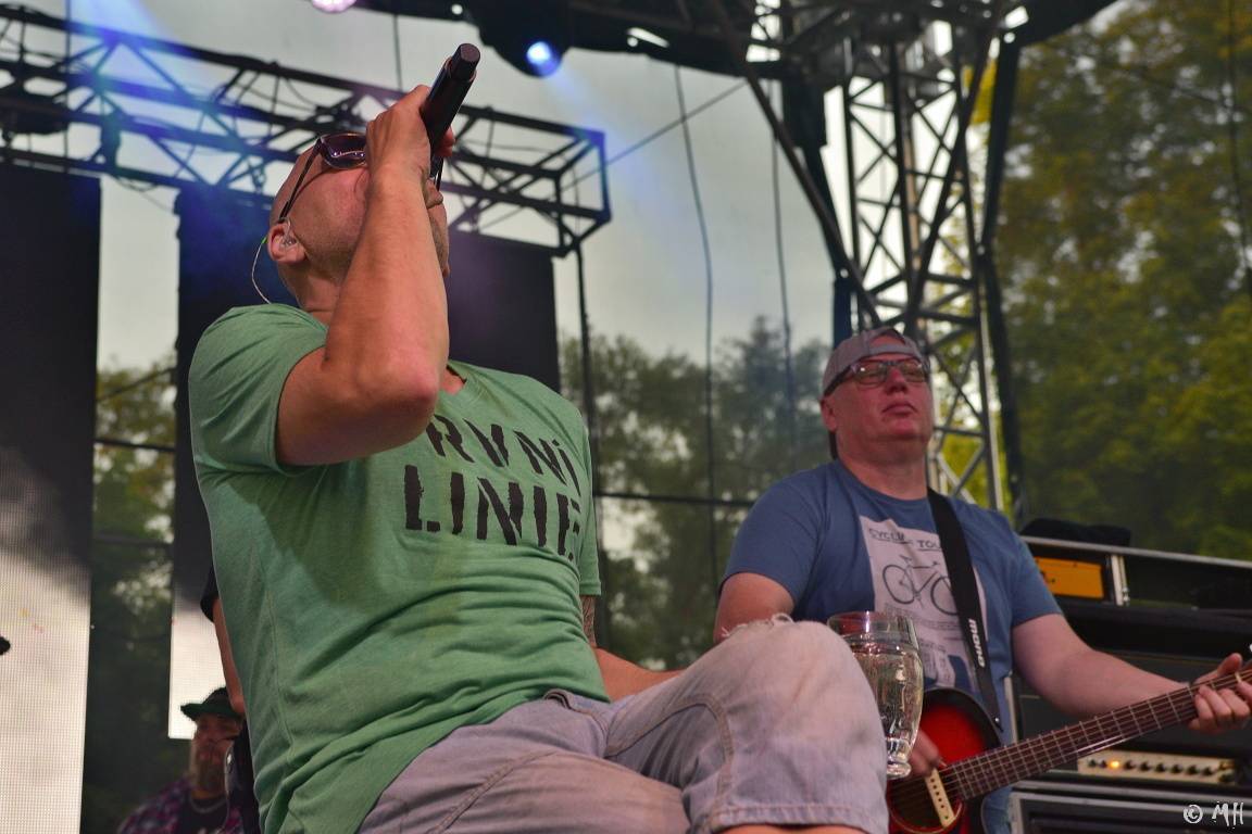 Tři sestry zamířili do Plzně, zazpíval i frontman Plexis