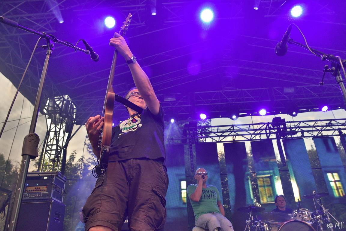 Tři sestry zamířili do Plzně, zazpíval i frontman Plexis