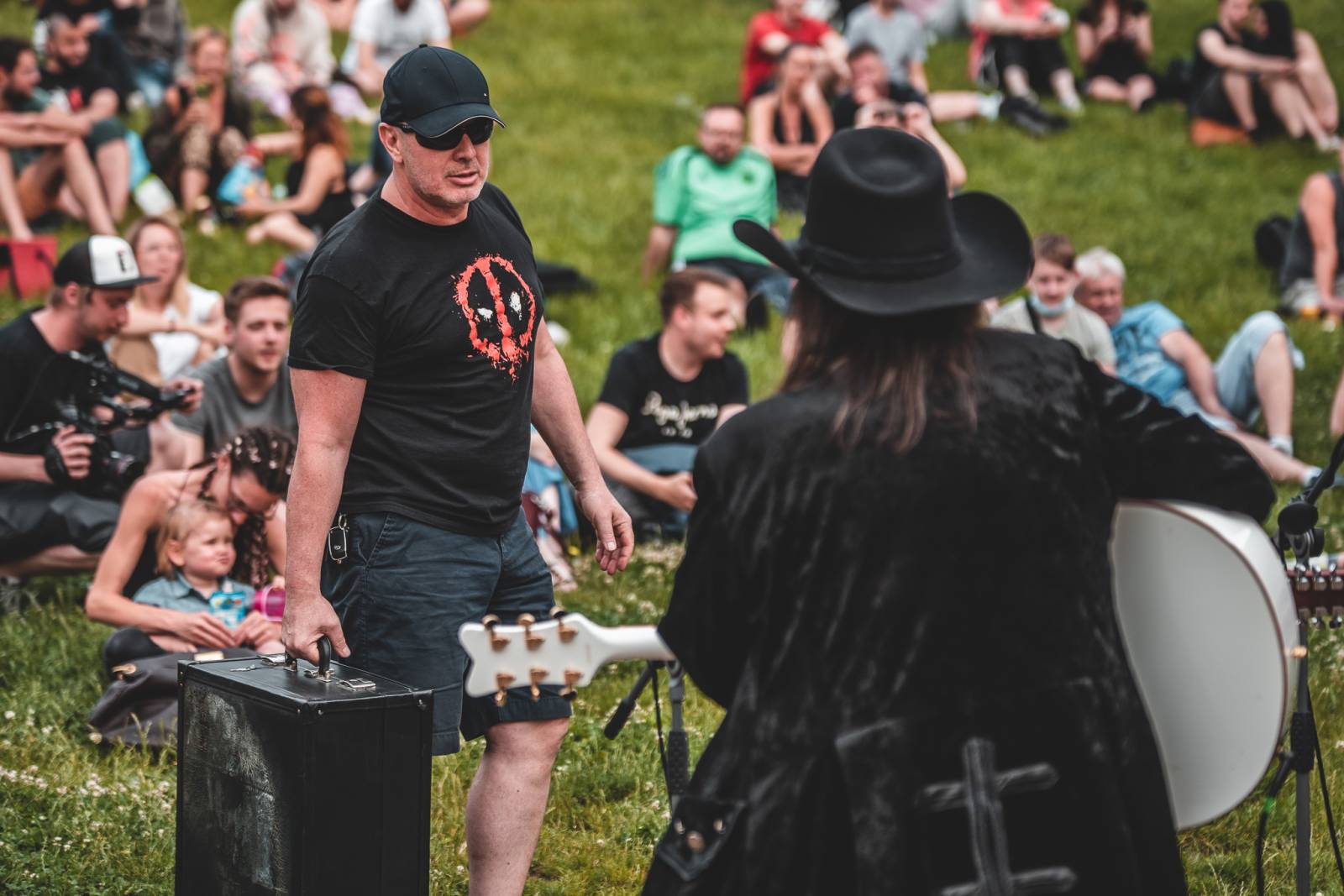 Lucie odehrála utajený minikoncert v Riegrových sadech