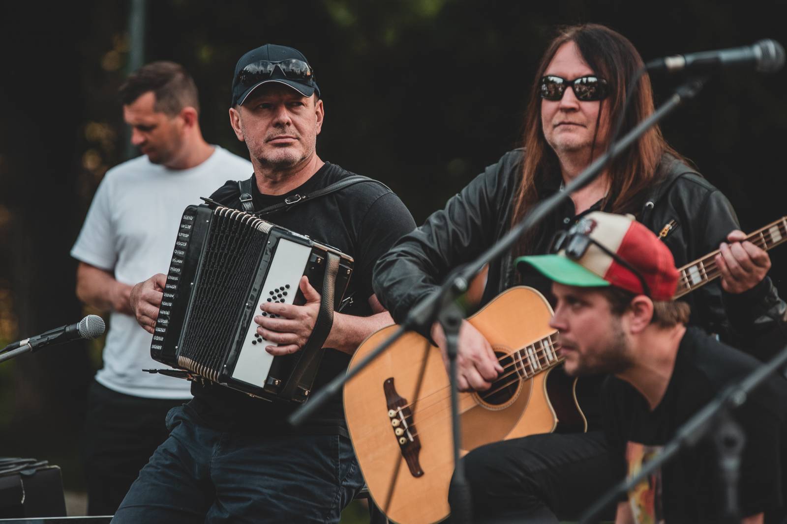 Lucie odehrála utajený minikoncert v Riegrových sadech