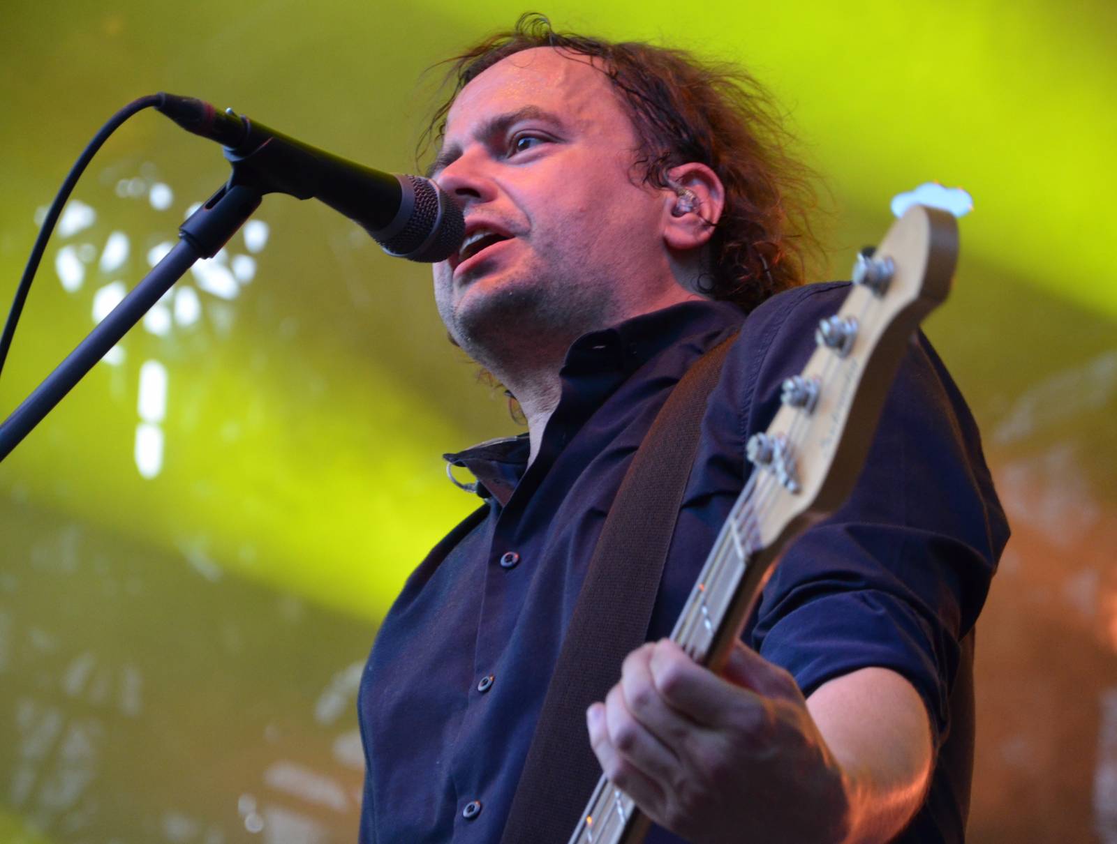 Žhavé polibky, hit za hitem i country song. Chinaski zahráli v Ledárnách Braník