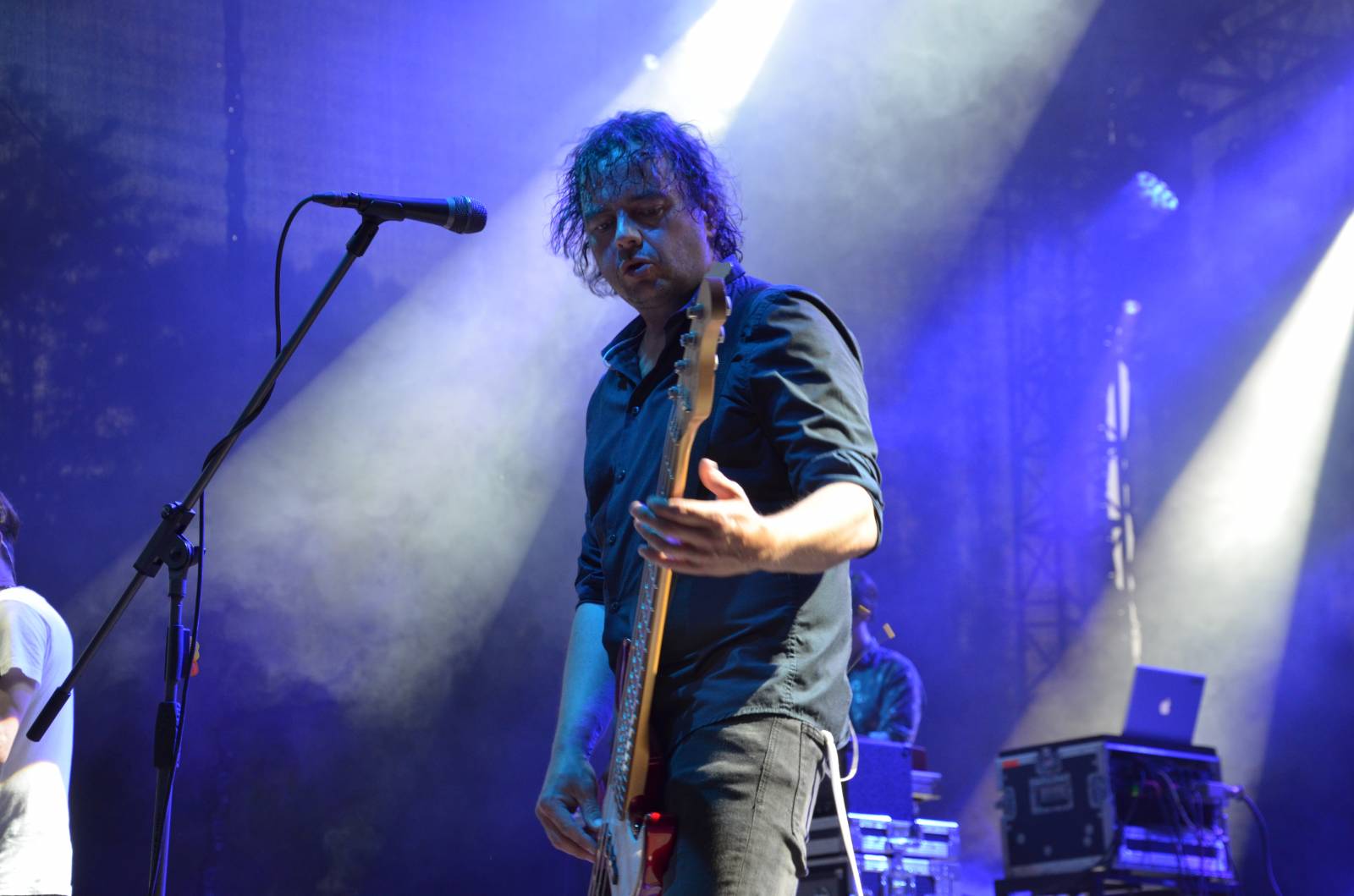 Žhavé polibky, hit za hitem i country song. Chinaski zahráli v Ledárnách Braník