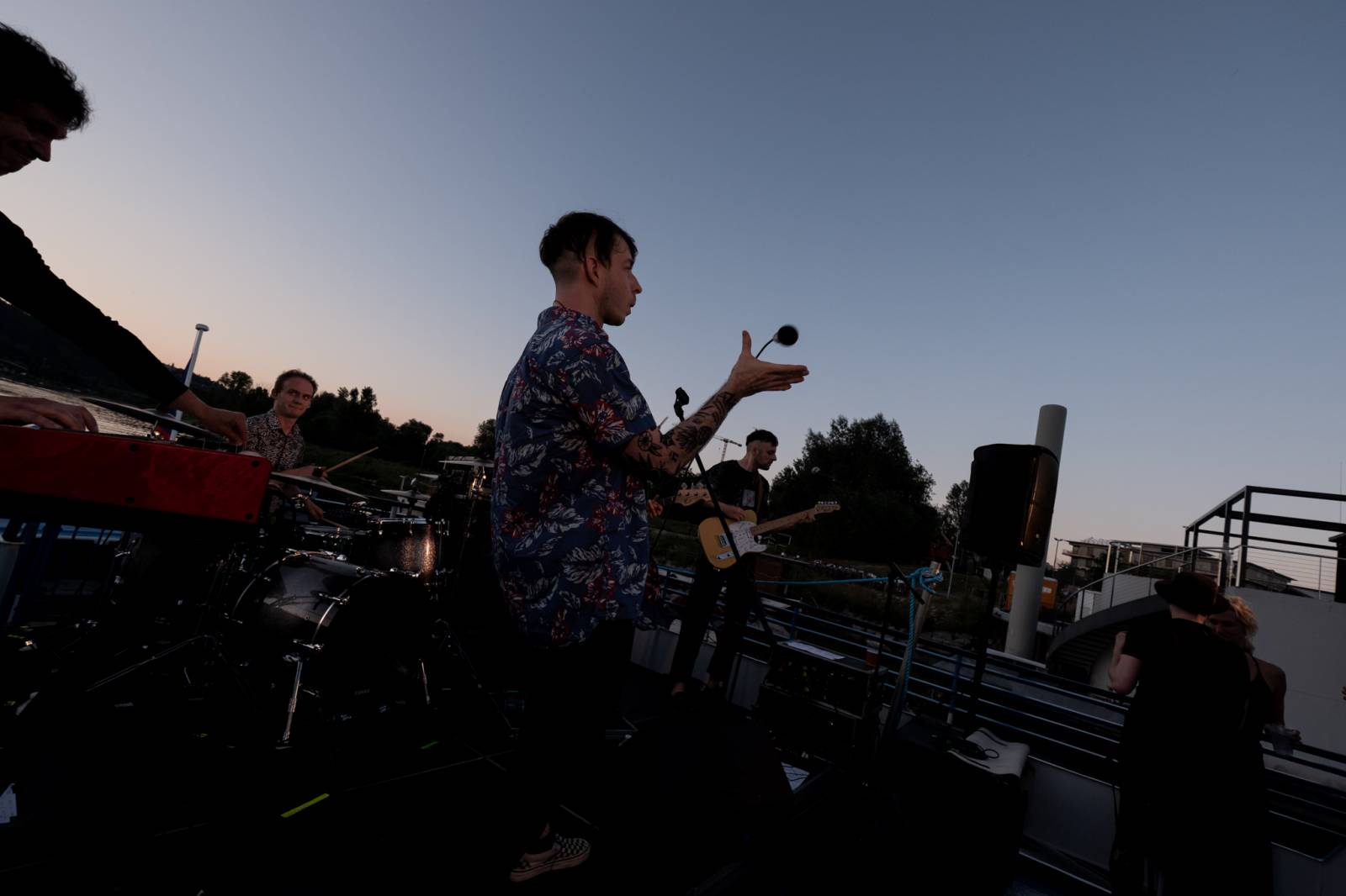 Deaf Heart pokřtili na lodi album Soft Heart Attack