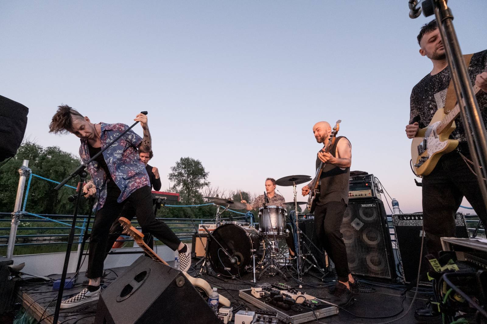 Deaf Heart pokřtili na lodi album Soft Heart Attack