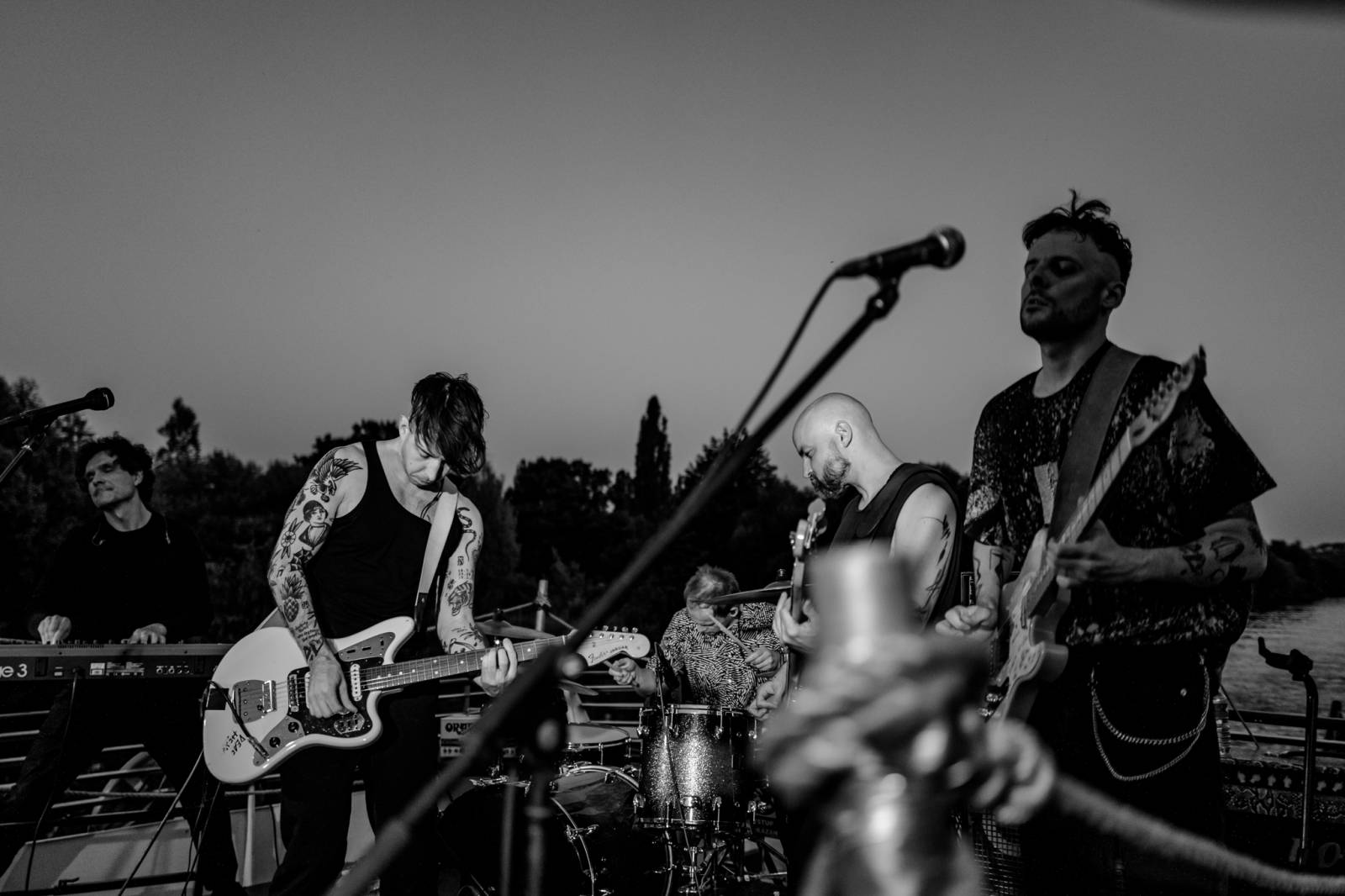 Deaf Heart pokřtili na lodi album Soft Heart Attack