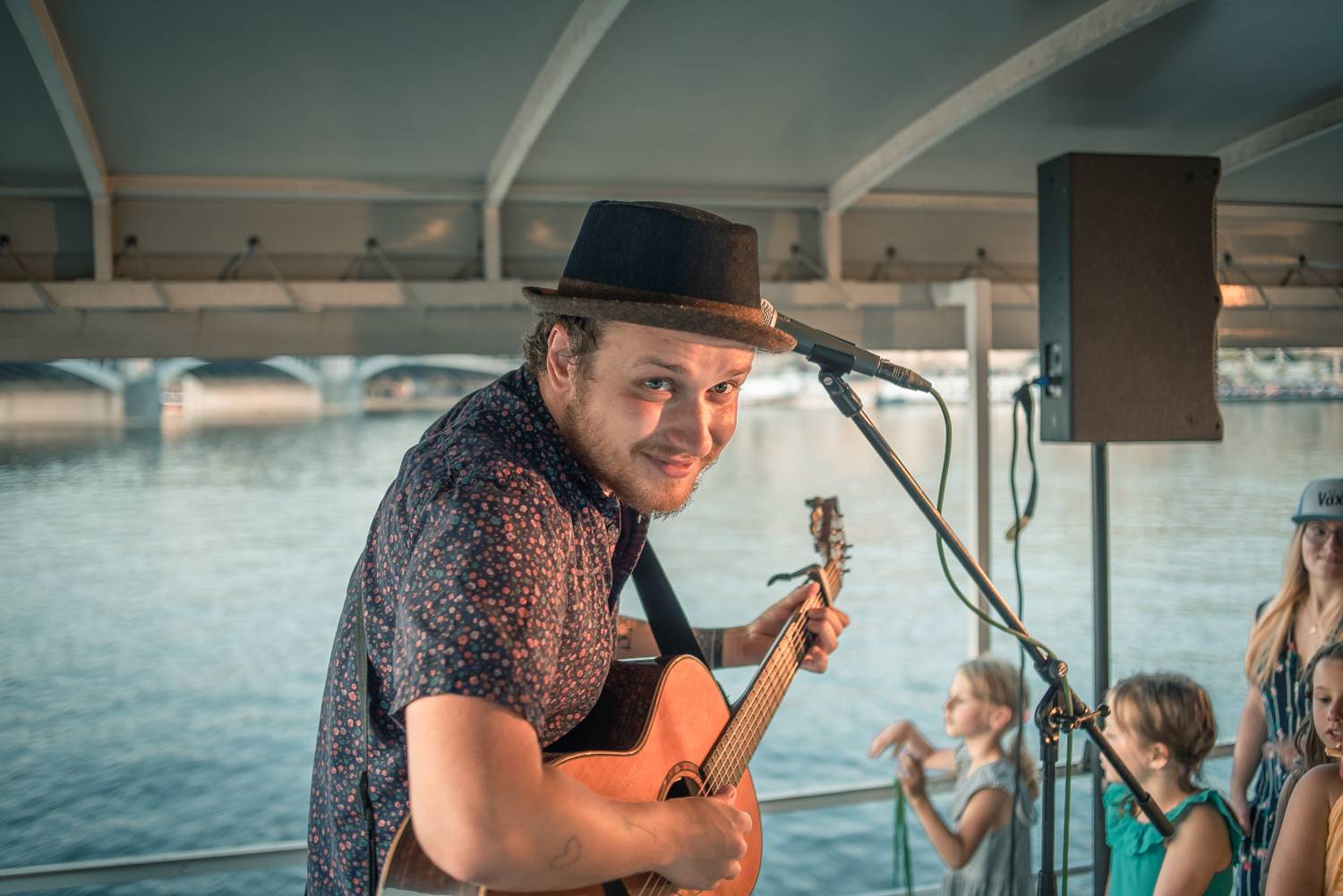 Voxel rozhoupal palubu lodi, zazpíval i dosud nevydanou píseň