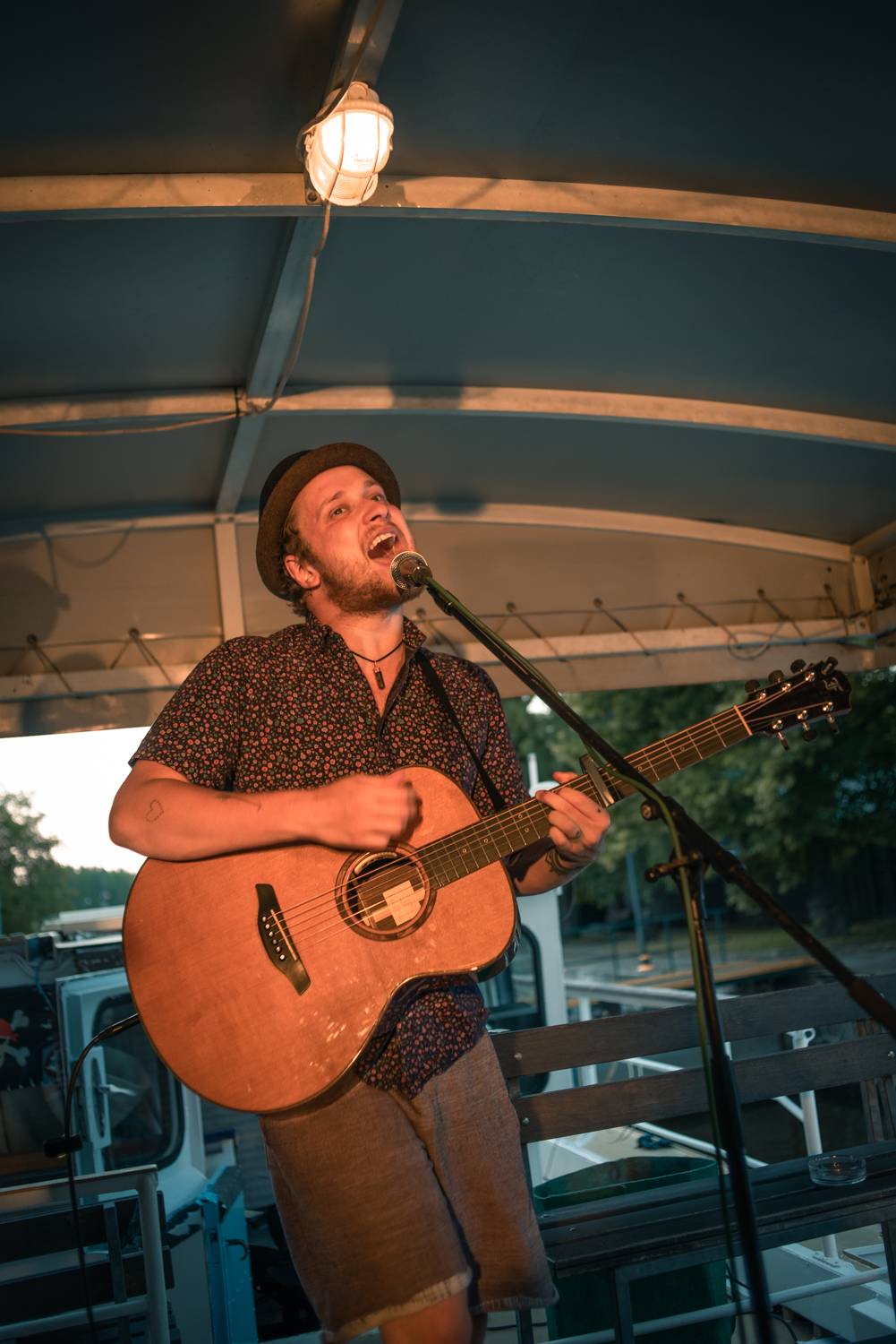 Voxel rozhoupal palubu lodi, zazpíval i dosud nevydanou píseň