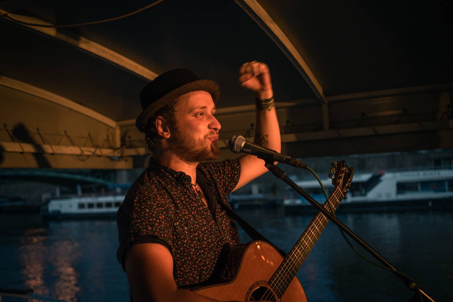 Voxel rozhoupal palubu lodi, zazpíval i dosud nevydanou píseň