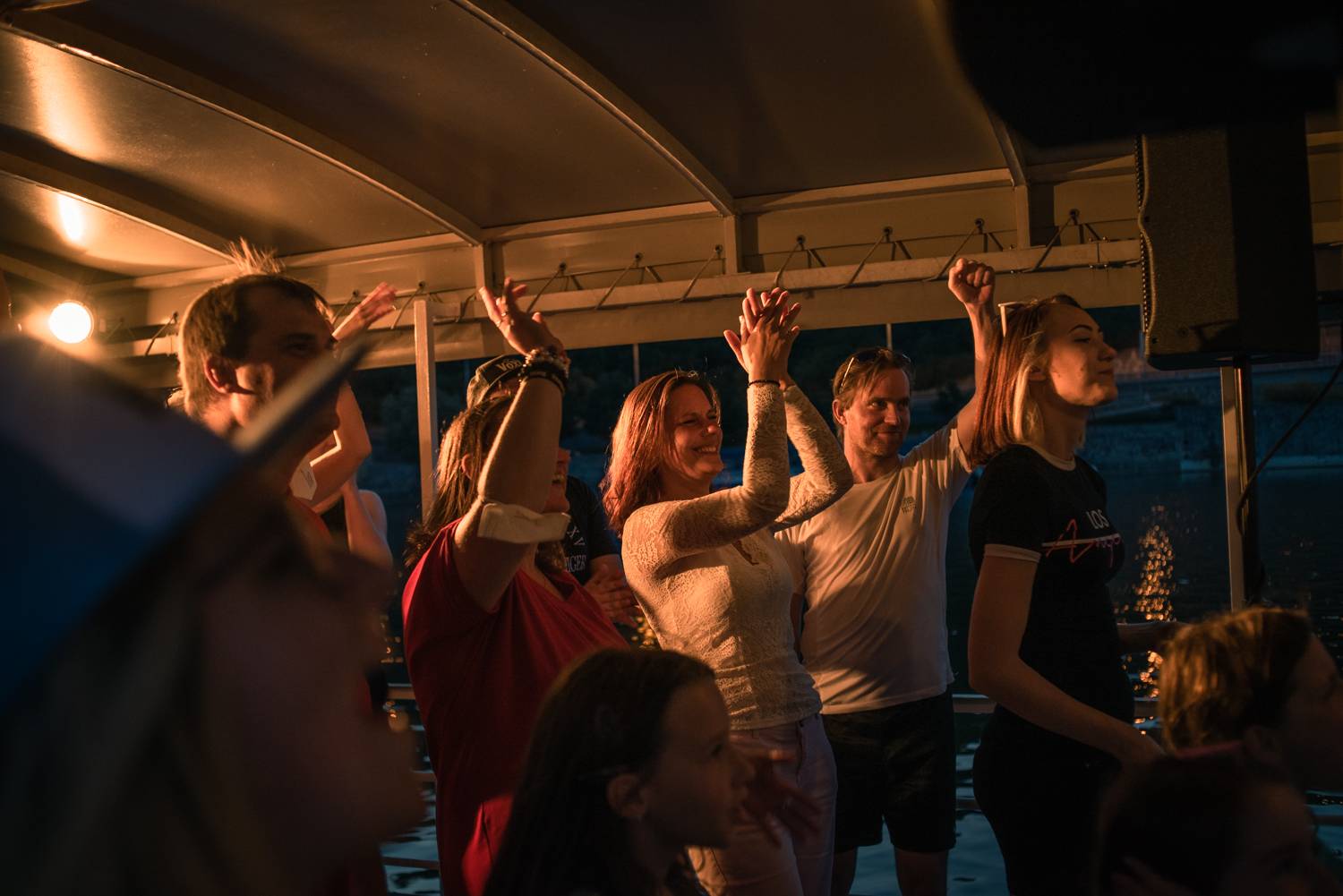 Voxel rozhoupal palubu lodi, zazpíval i dosud nevydanou píseň