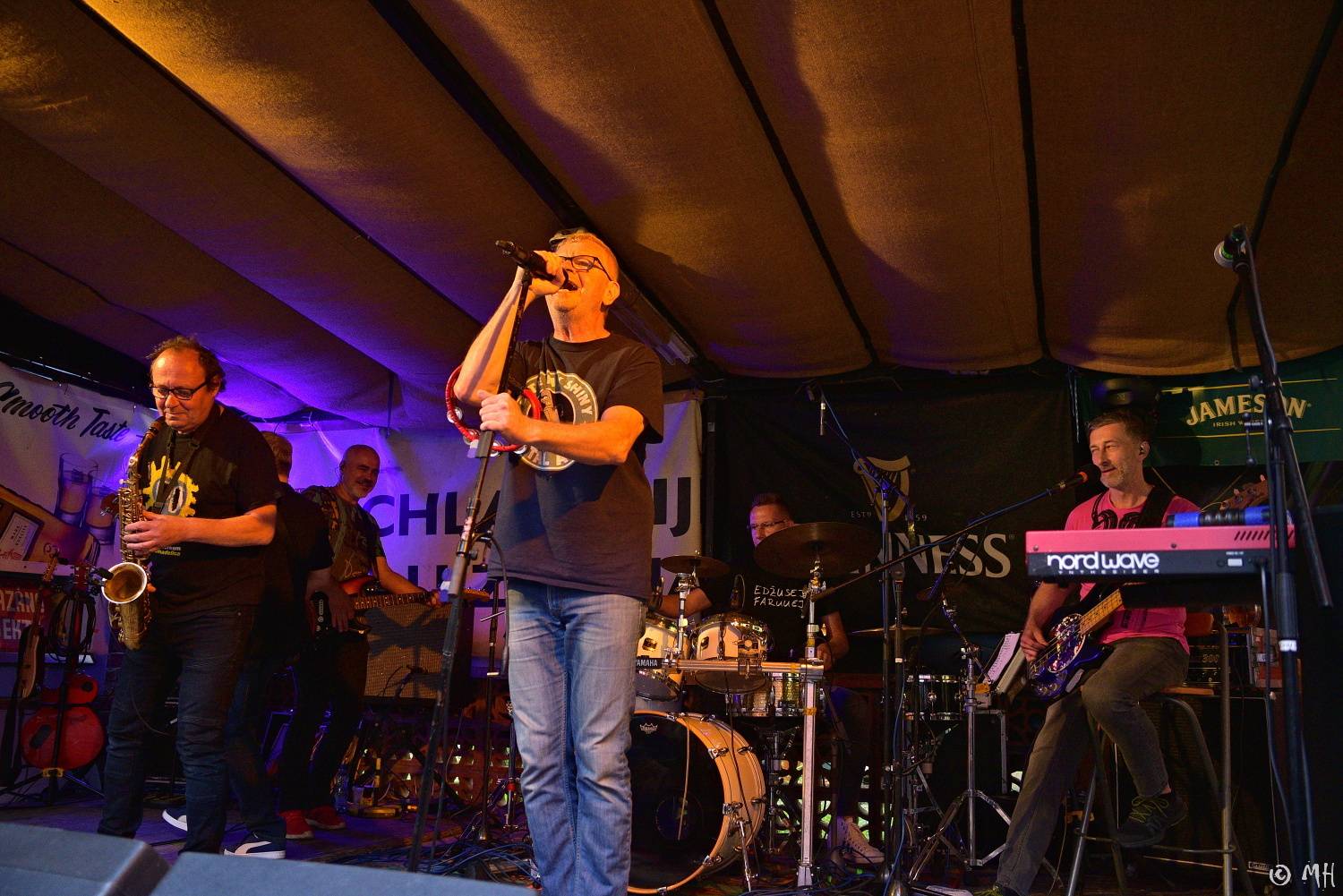 Mňága a Žďorp to rozjela v plzeňském Zach's pubu, zahrála i zapomenuté písně