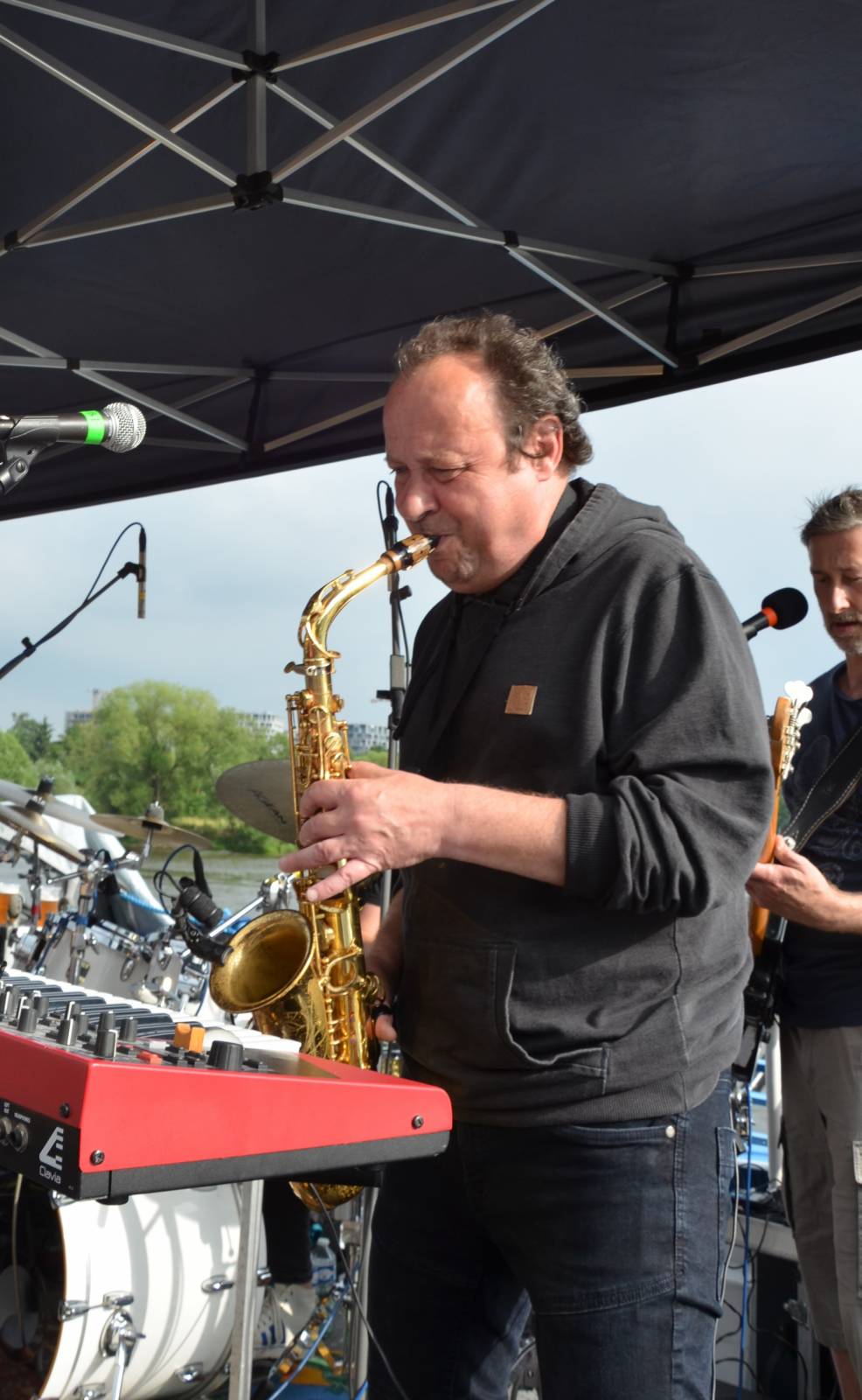 Mňága a Žďorp vyplula na Vltavu, Petr Fiala rozhoupal loď smíchem