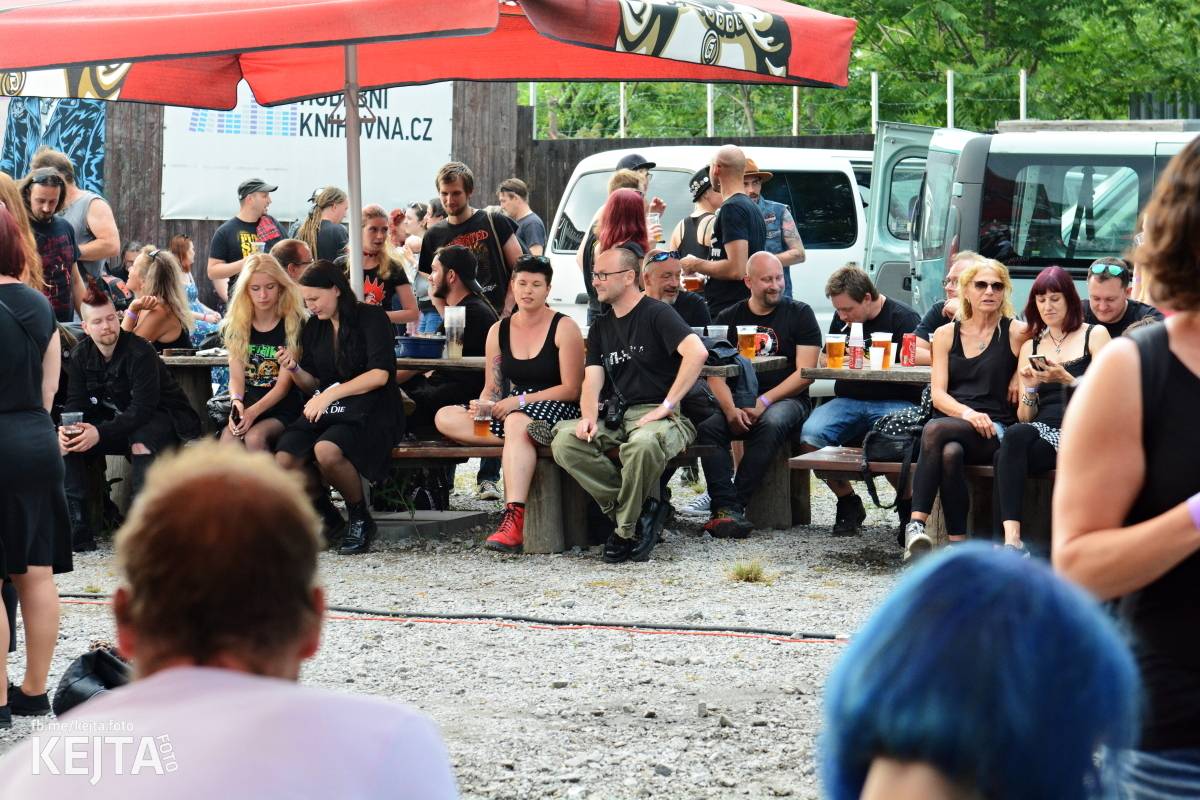 Punk, sex, pivo: to byl legendární Za koule fest 2021
