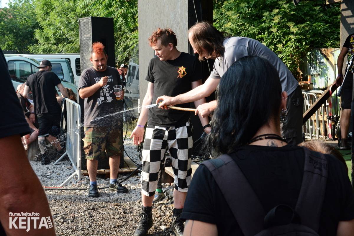 Punk, sex, pivo: to byl legendární Za koule fest 2021