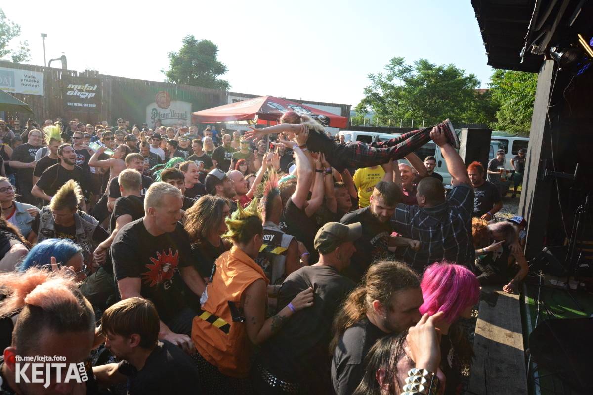 Punk, sex, pivo: to byl legendární Za koule fest 2021