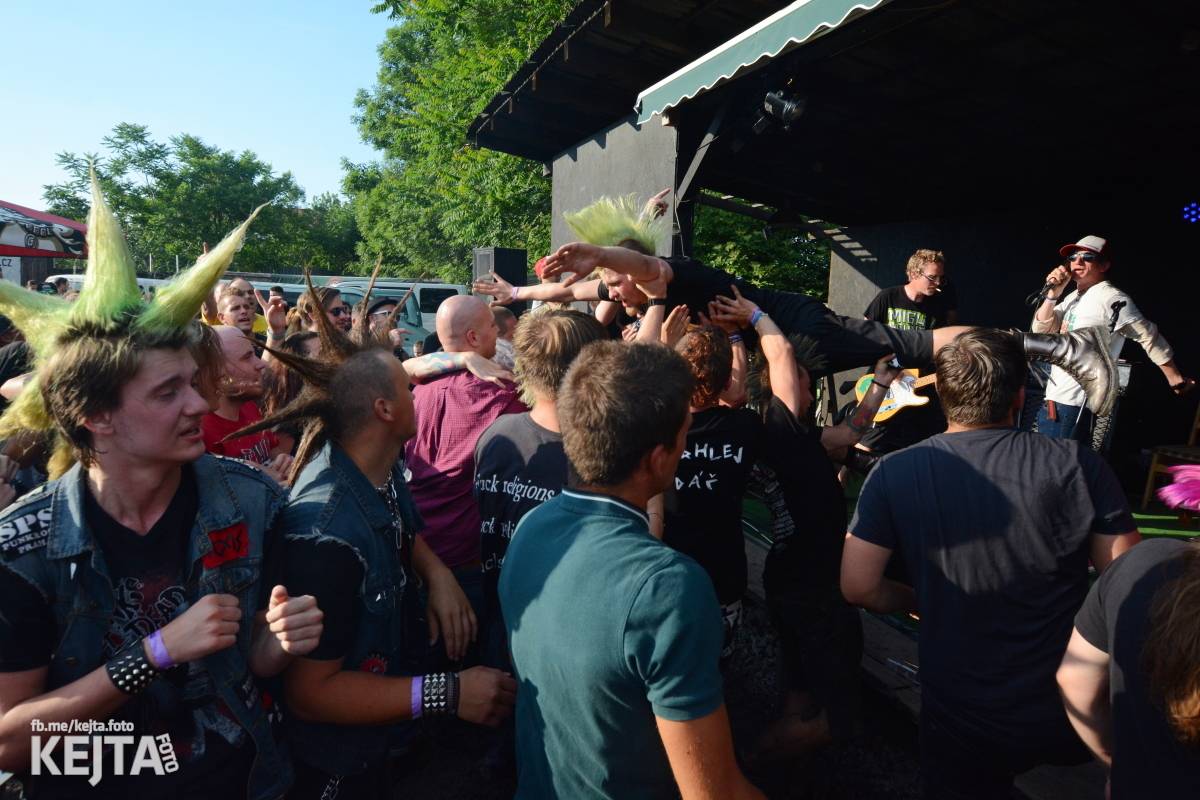 Punk, sex, pivo: to byl legendární Za koule fest 2021