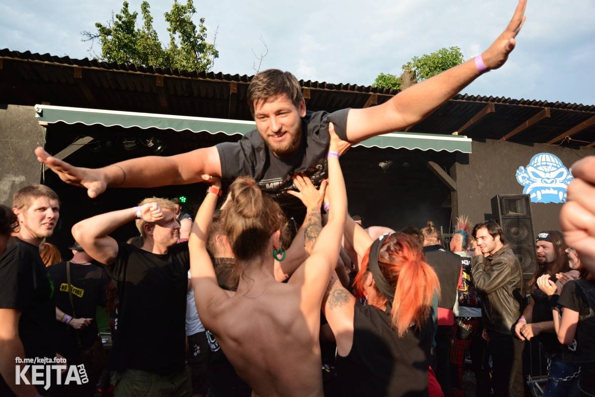 Punk, sex, pivo: to byl legendární Za koule fest 2021