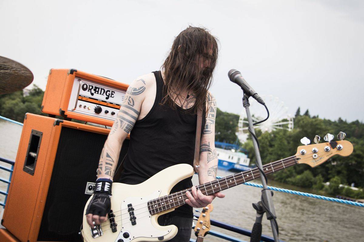 Kurtizány z 25. Avenue pokřtili album Honzíkova cesta, kmotrem se stal Horst Siegl